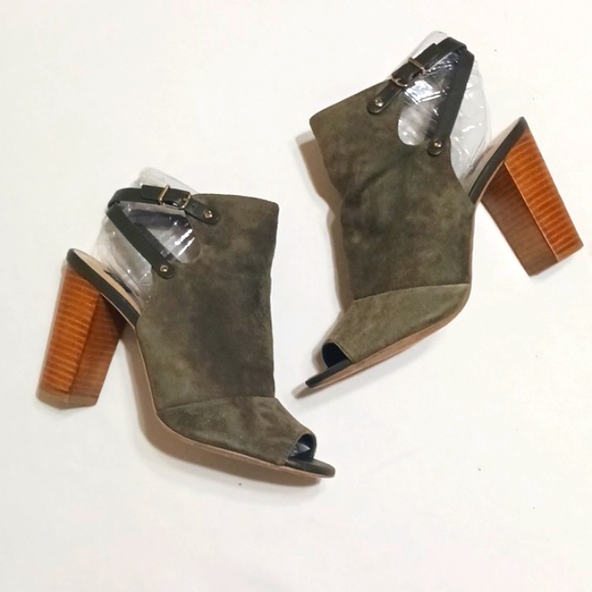 White House Black Market Green Suede Block Heel Sling Backs 8m